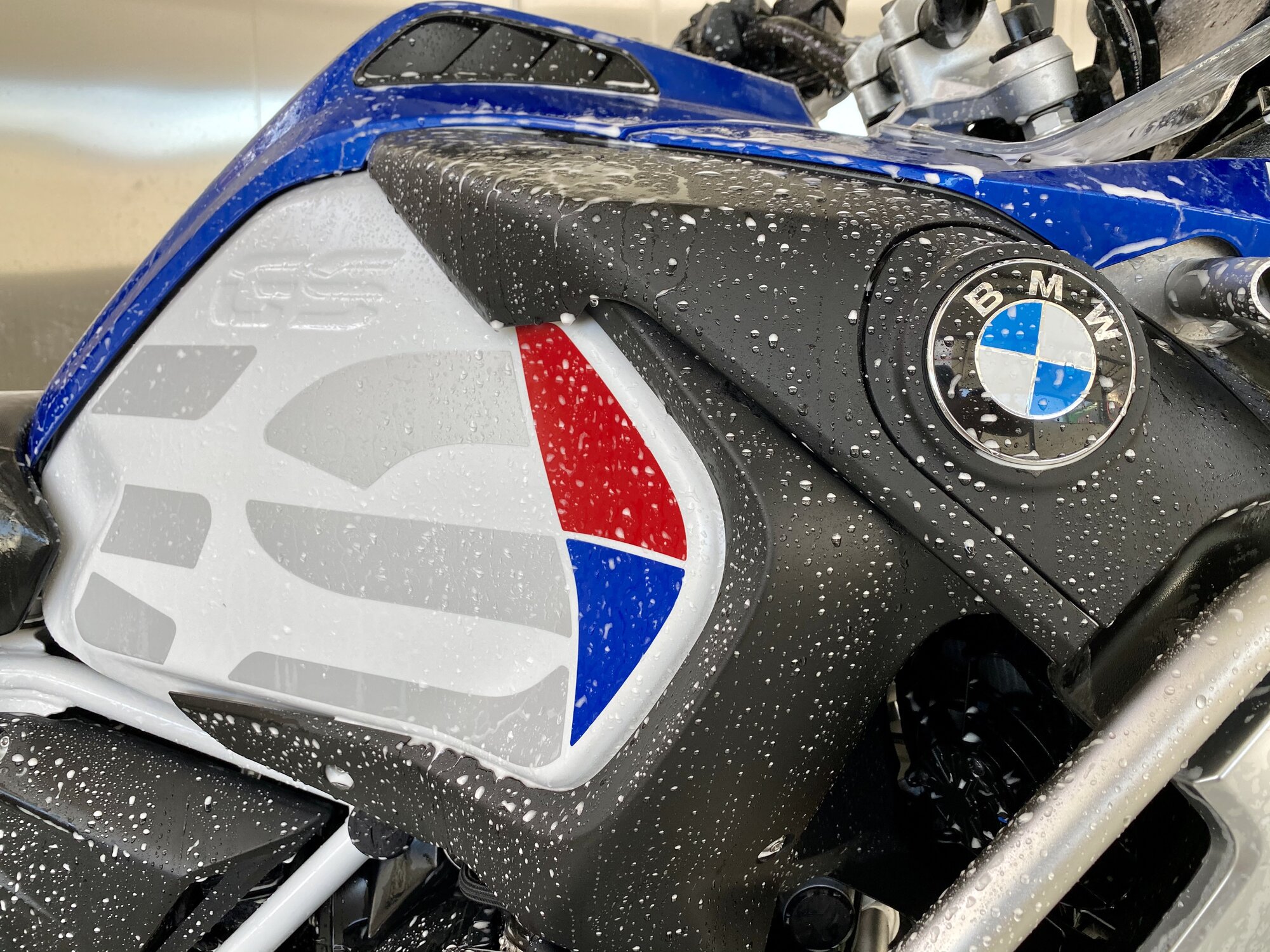Réservoir BMW après protection